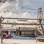 Mary-ann's Polarrigg Longyearbyen