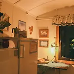 Mary-ann's Polarrigg 2* Longyearbyen