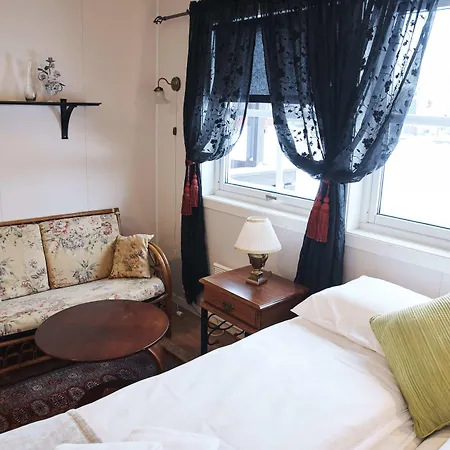 Mary-ann's Polarrigg Hotel