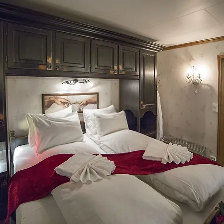 Mary-ann's Polarrigg Hotel 2*