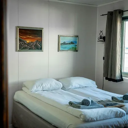 Mary-ann's Polarrigg 2* Longyearbyen