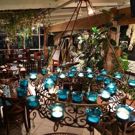 Mary-ann's Polarrigg Hotel 2*