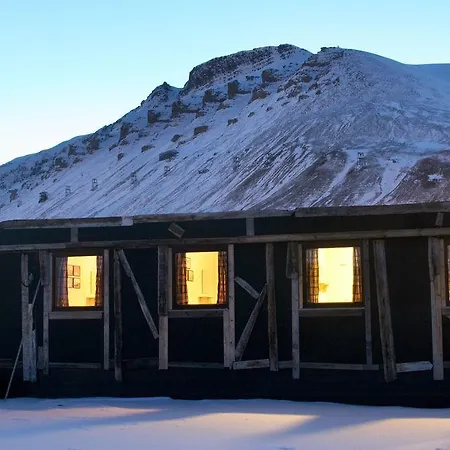 Mary-ann's Polarrigg Longyearbyen
