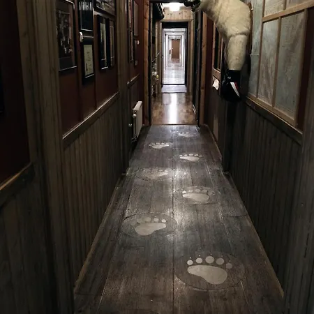 Mary-ann's Polarrigg Hotel Longyearbyen