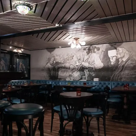 Mary-ann's Polarrigg