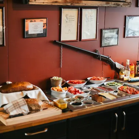 매리-앤 폴라리그 호텔 2*