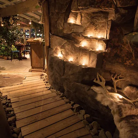 호텔 매리-앤 폴라리그 2*