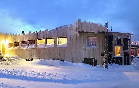 Mary-ann's Polarrigg 2* Longyearbyen