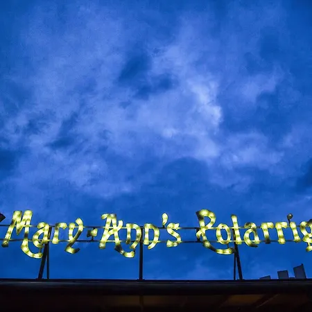 Mary-ann's Polarrigg Longyearbyen