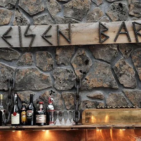 매리-앤 폴라리그